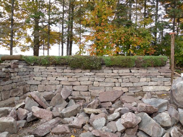 Mastercraftsman Norman Haddow's sudents built this lovely wall at the festival